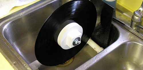 How to clean vinyl records with water
