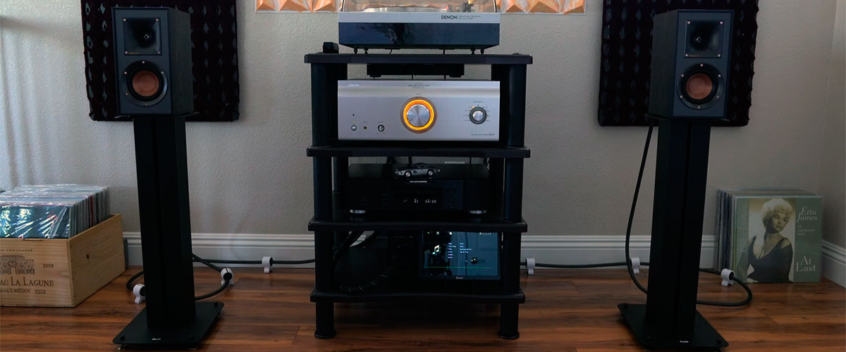 Klipsch R-14M on a table