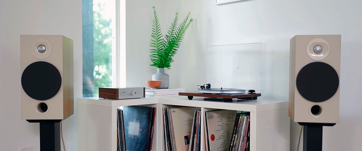 place vinyl speakers for sound